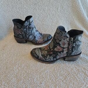Lane Moonflower Black Floral Booties Women's Size 6 Festival Concert Rodeo